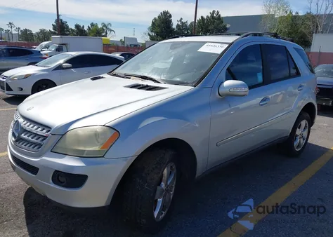 2006 Mercedes-Benz Ml 500 4Matic z USA, uszkodzony, nr VIN 4JGBB75E16A081153